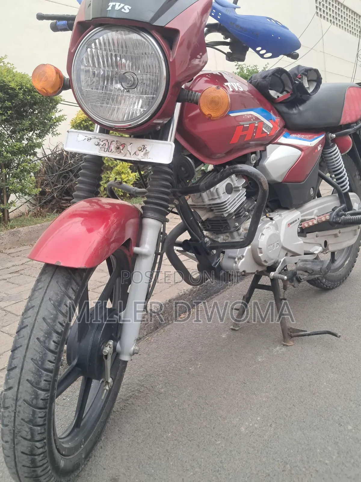 TVS HLX 125 2025 Red