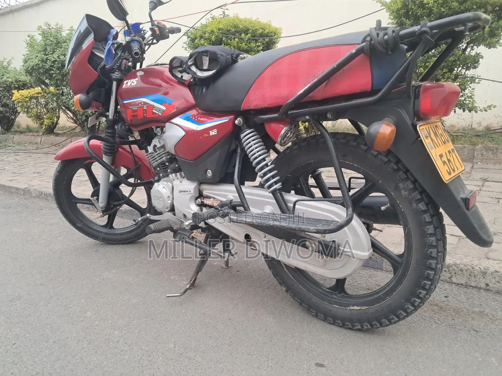 TVS HLX 125 2025 Red