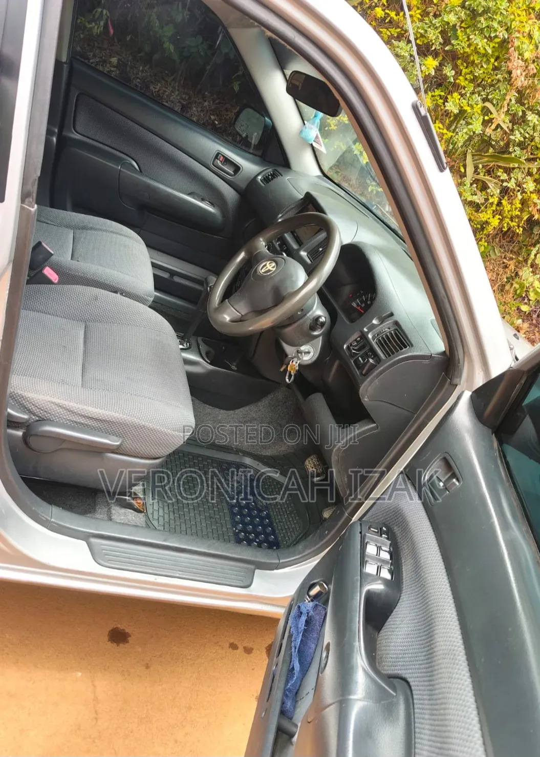 Toyota Succeed 2013 Silver