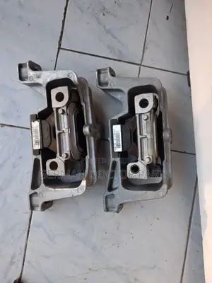 M270 Engine Mounts