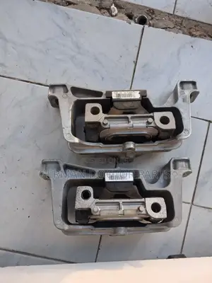 M270 Engine Mounts