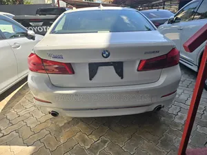 BMW 530i 2018 Pearl