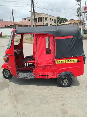 Piaggio 2019 Red
