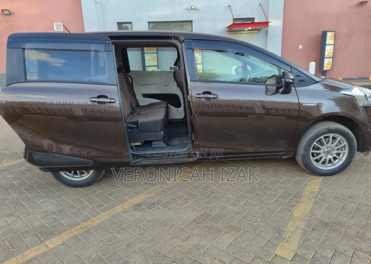 Toyota Sienta 2017 Brown