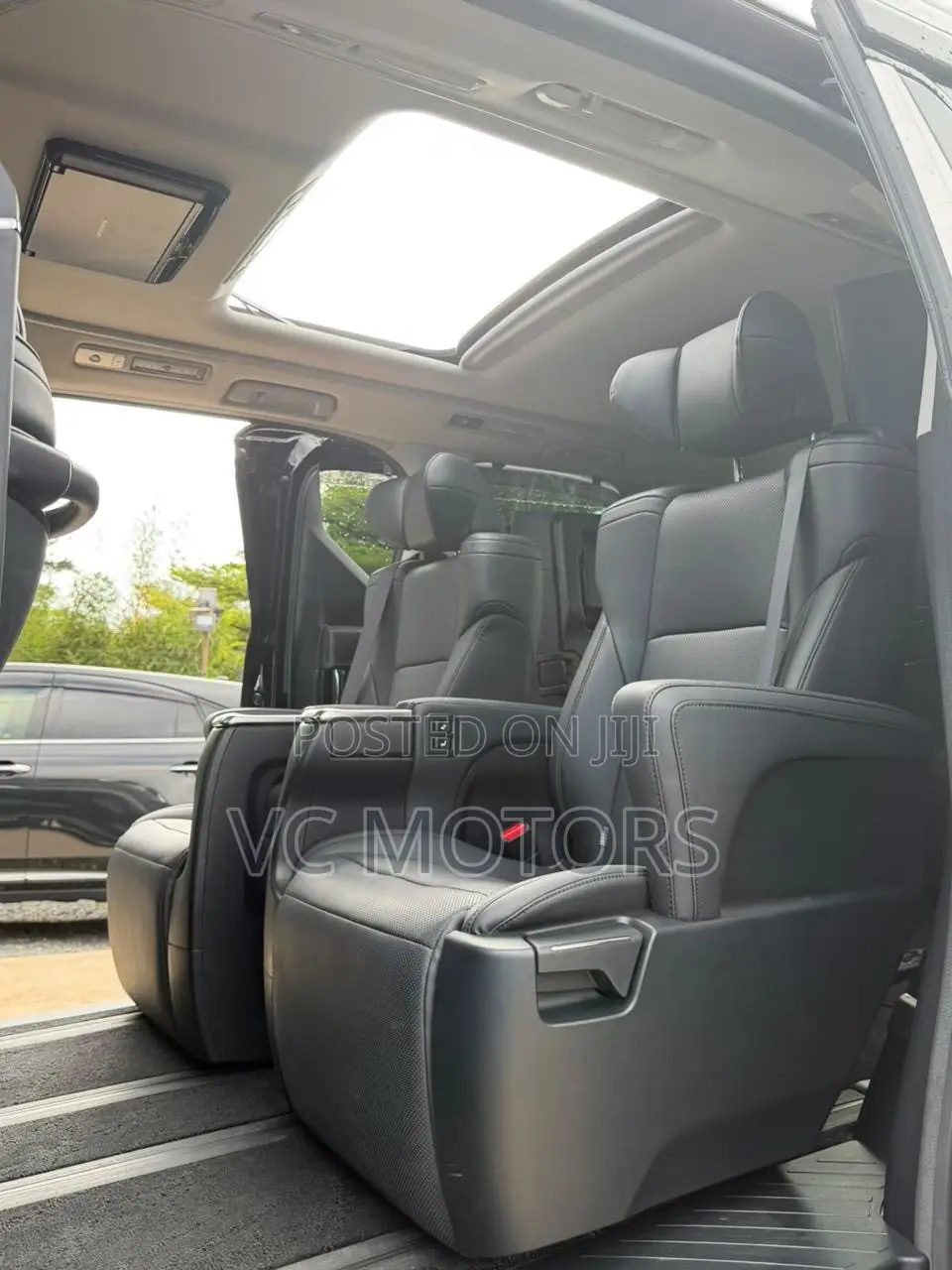 Toyota Alphard 2.5 Petrol AWD 2019