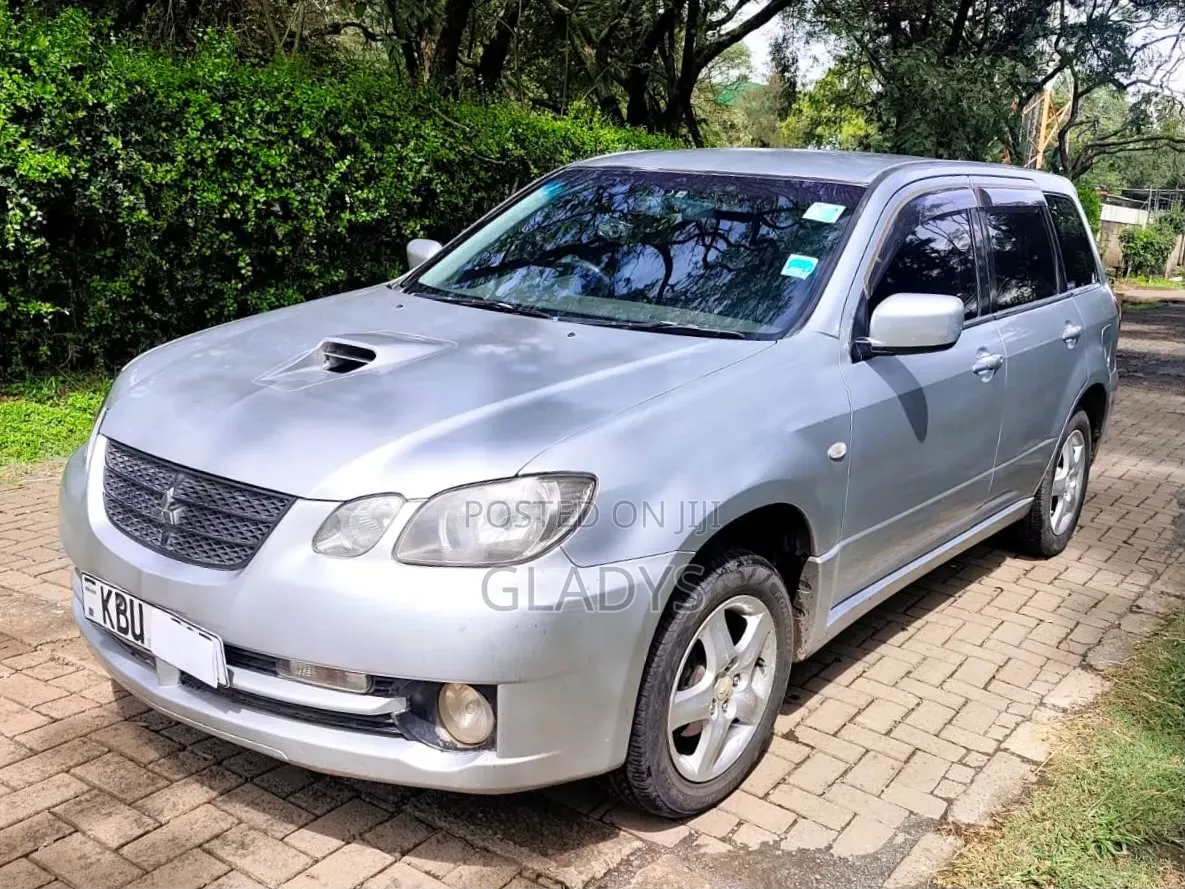 Mitsubishi Airtrek 2004 Silver