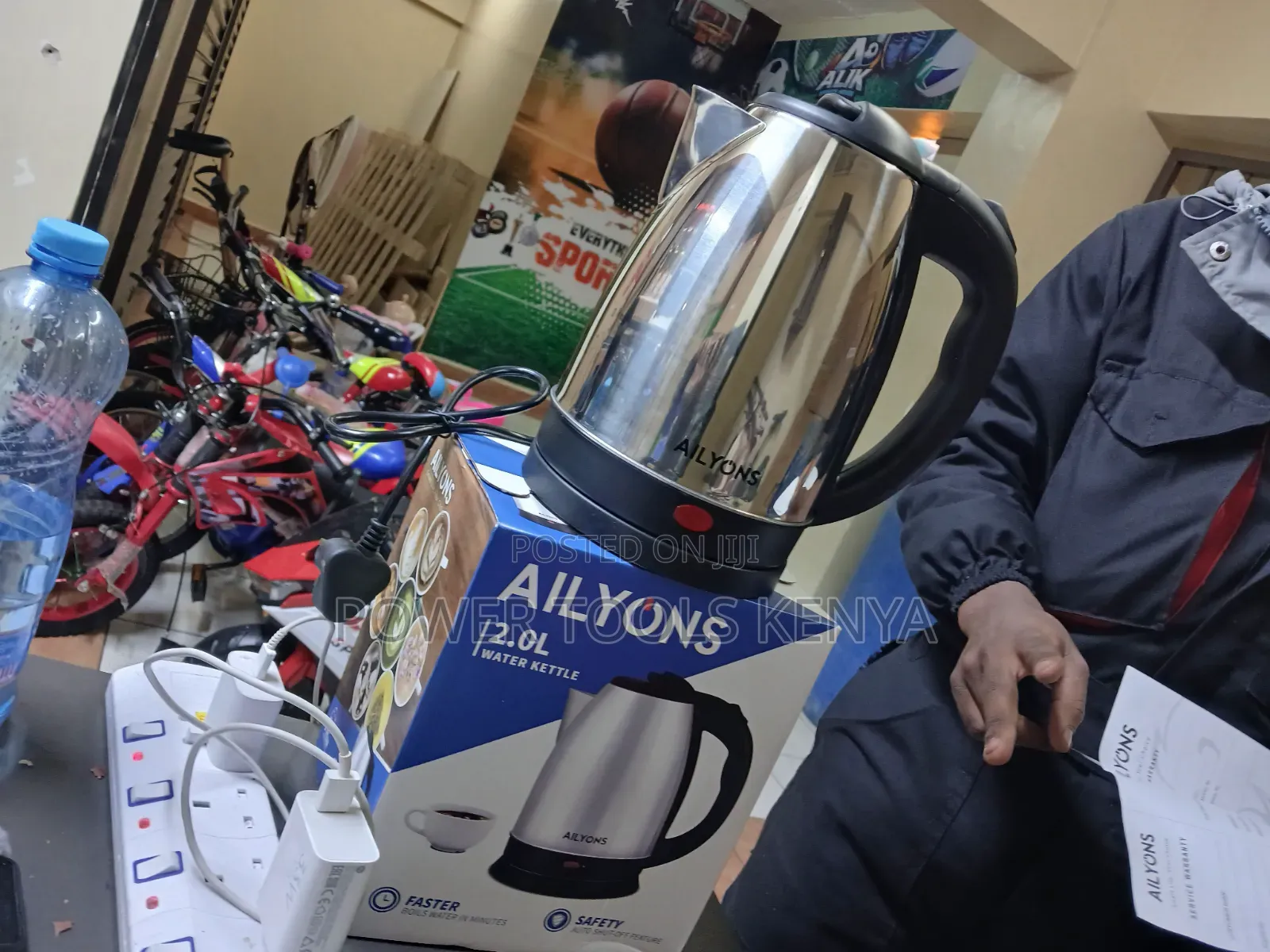 AILYONS 2.0L Stainless Steel Electric Kettle Resting