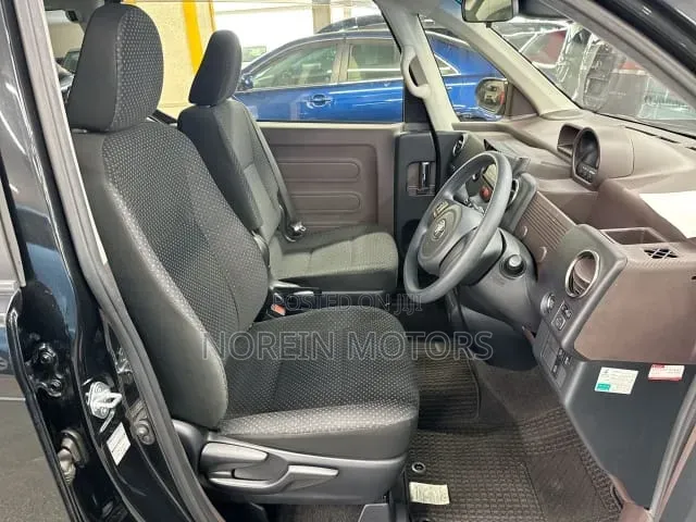 Toyota Spade 2019 Black