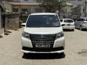 Toyota Noah 2017 White