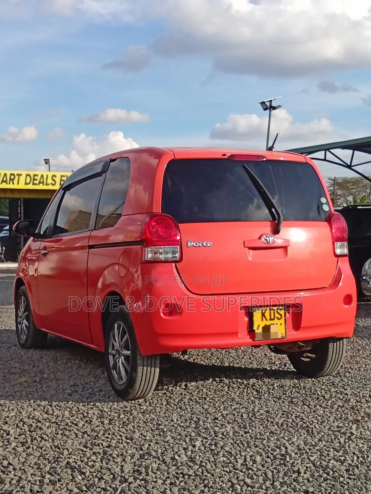Toyota Porte 2017 Orange