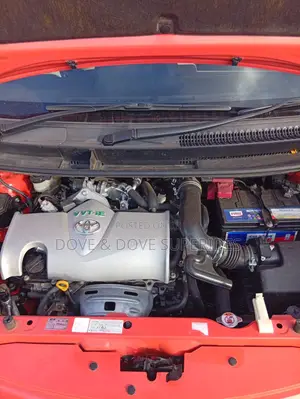 Toyota Porte 2017 Orange