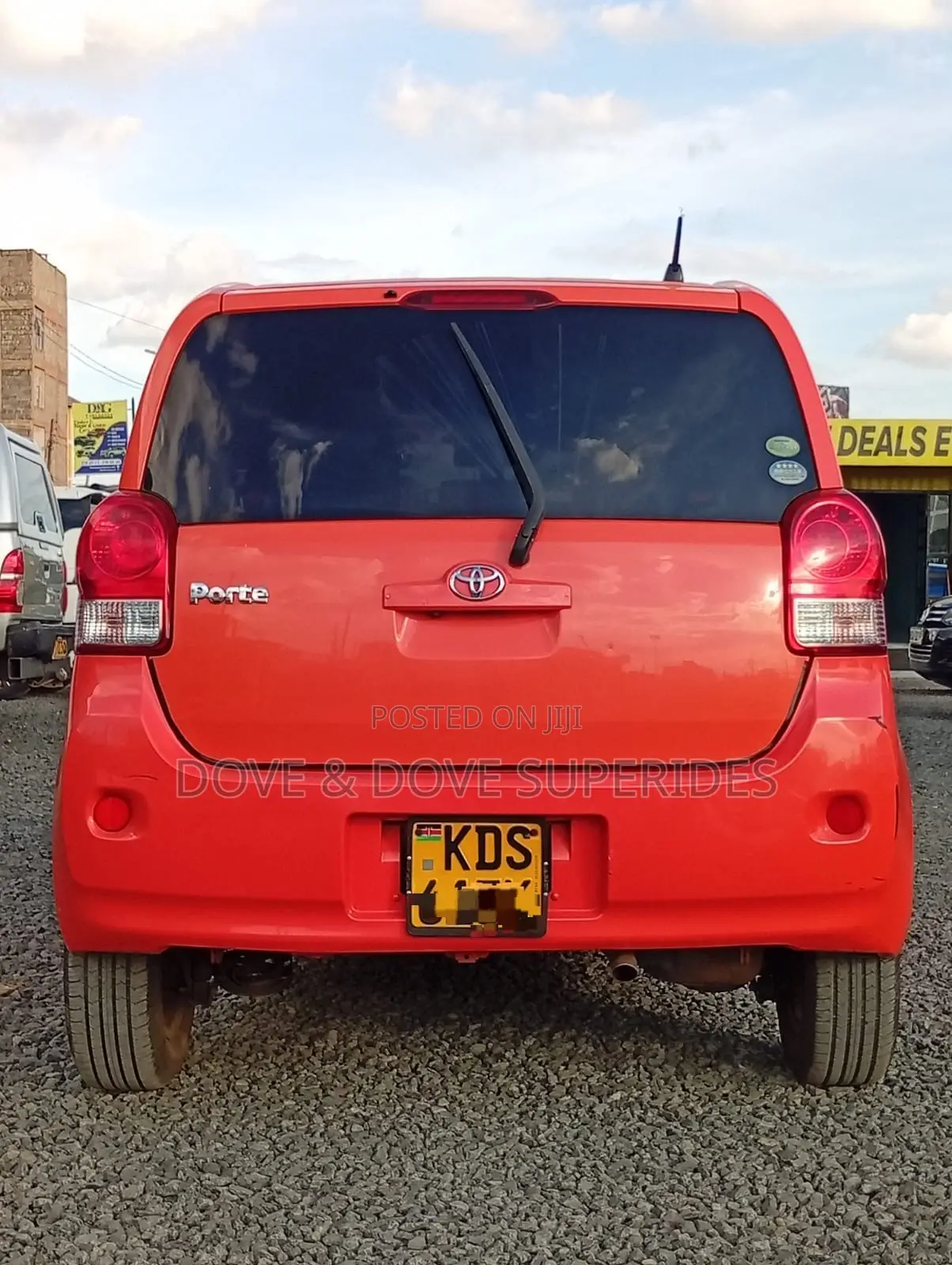 Toyota Porte 2017 Orange