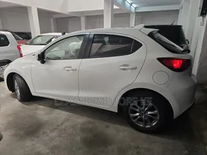 Mazda 2 2020 White