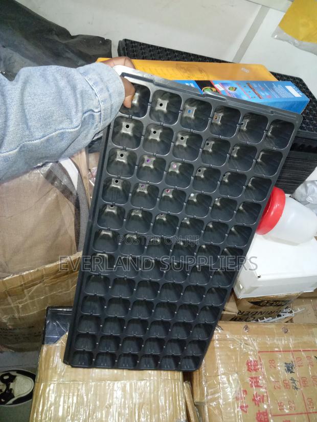 Space-Saving Planting Trays - main view