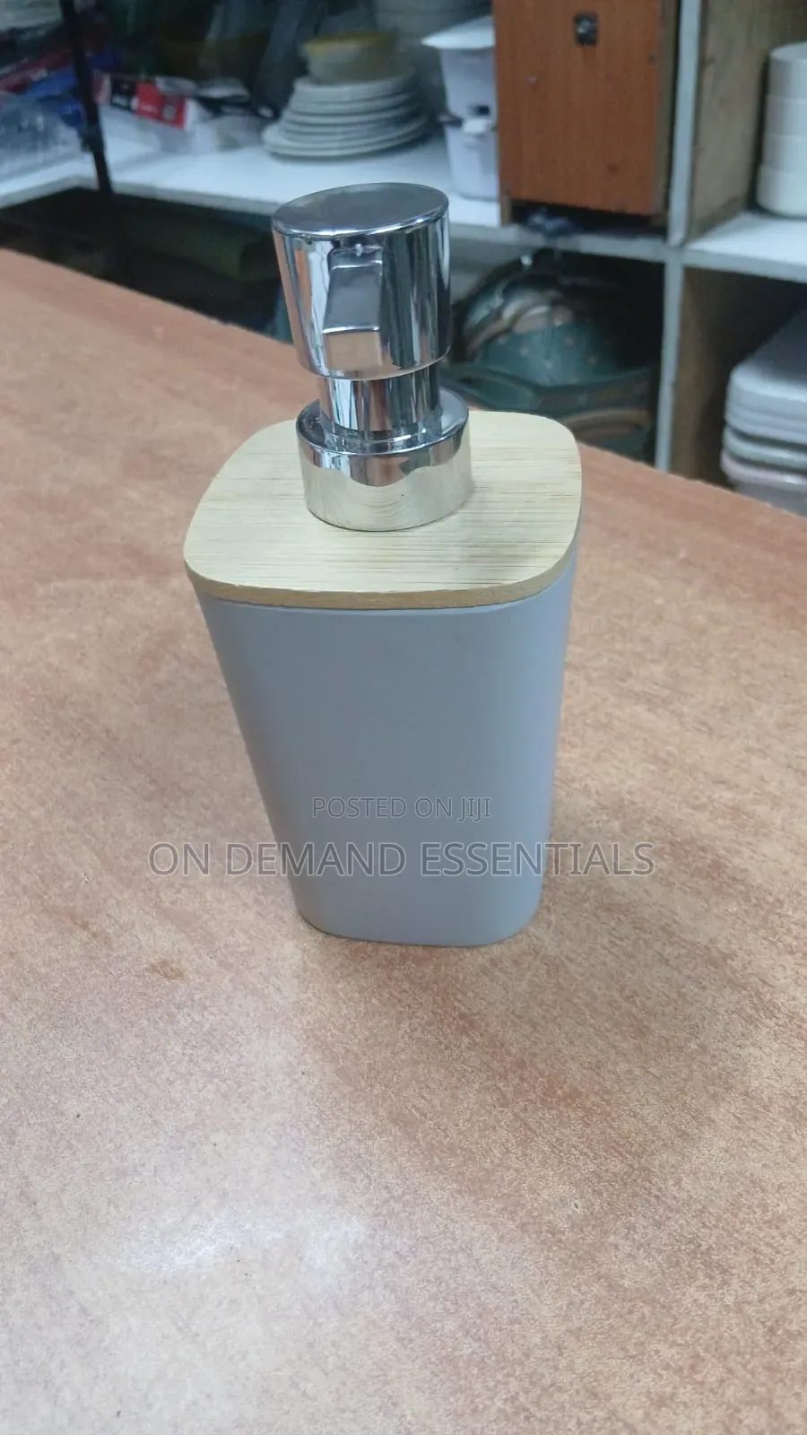 Liquid Soap Dispenser With Bamboo Lid