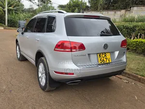 Volkswagen Touareg 2011 Silver