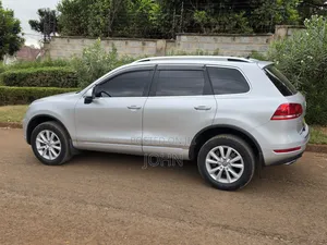 Volkswagen Touareg 2011 Silver