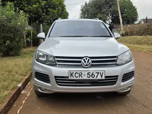 Volkswagen Touareg 2011 Silver