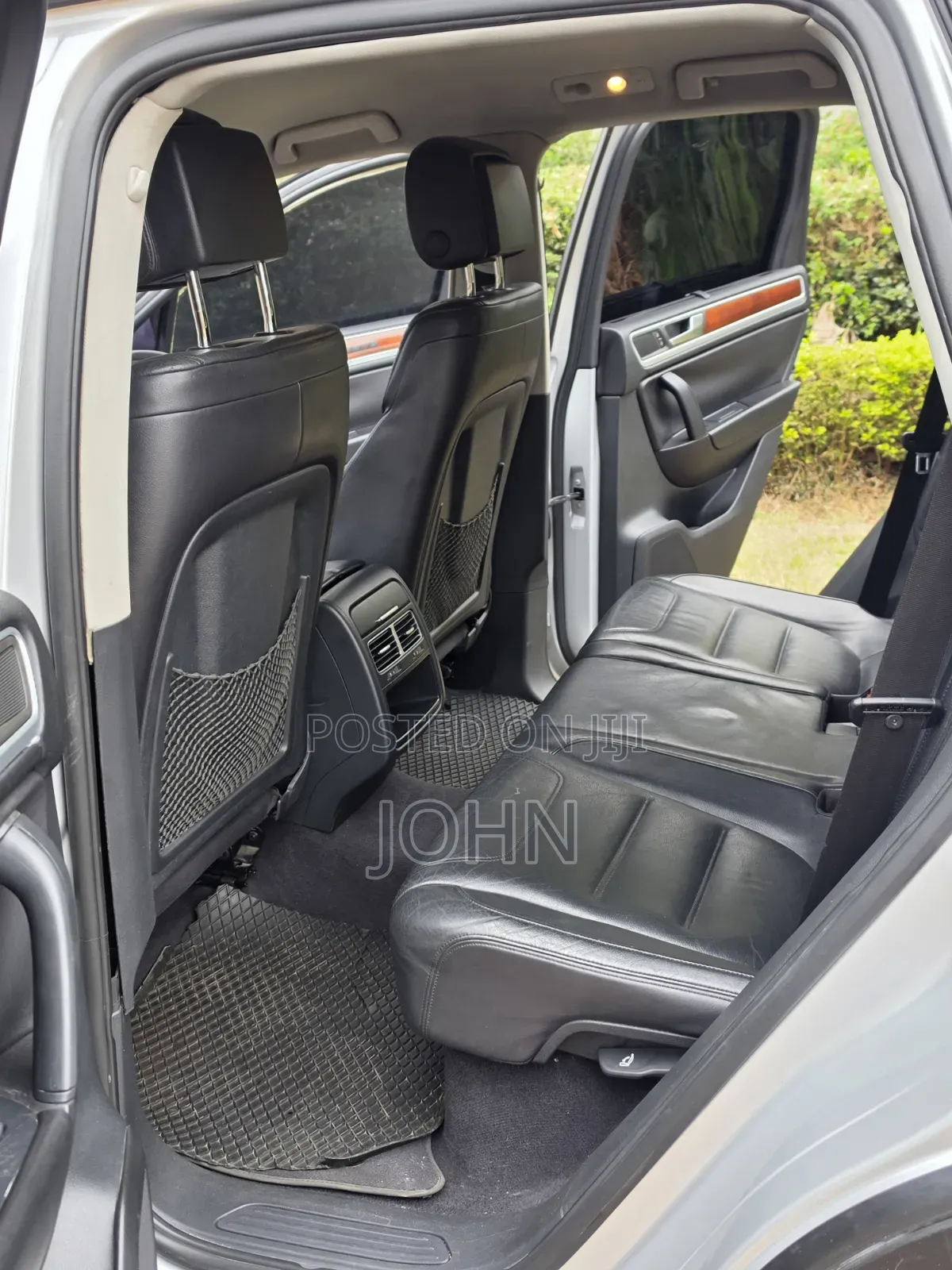 Volkswagen Touareg 2011 Silver