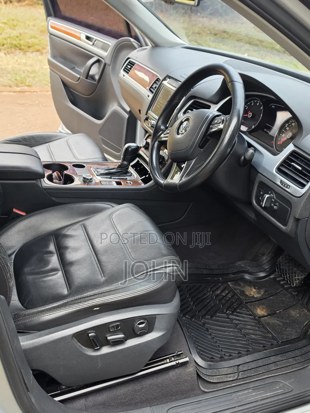 Volkswagen Touareg 2011 Silver
