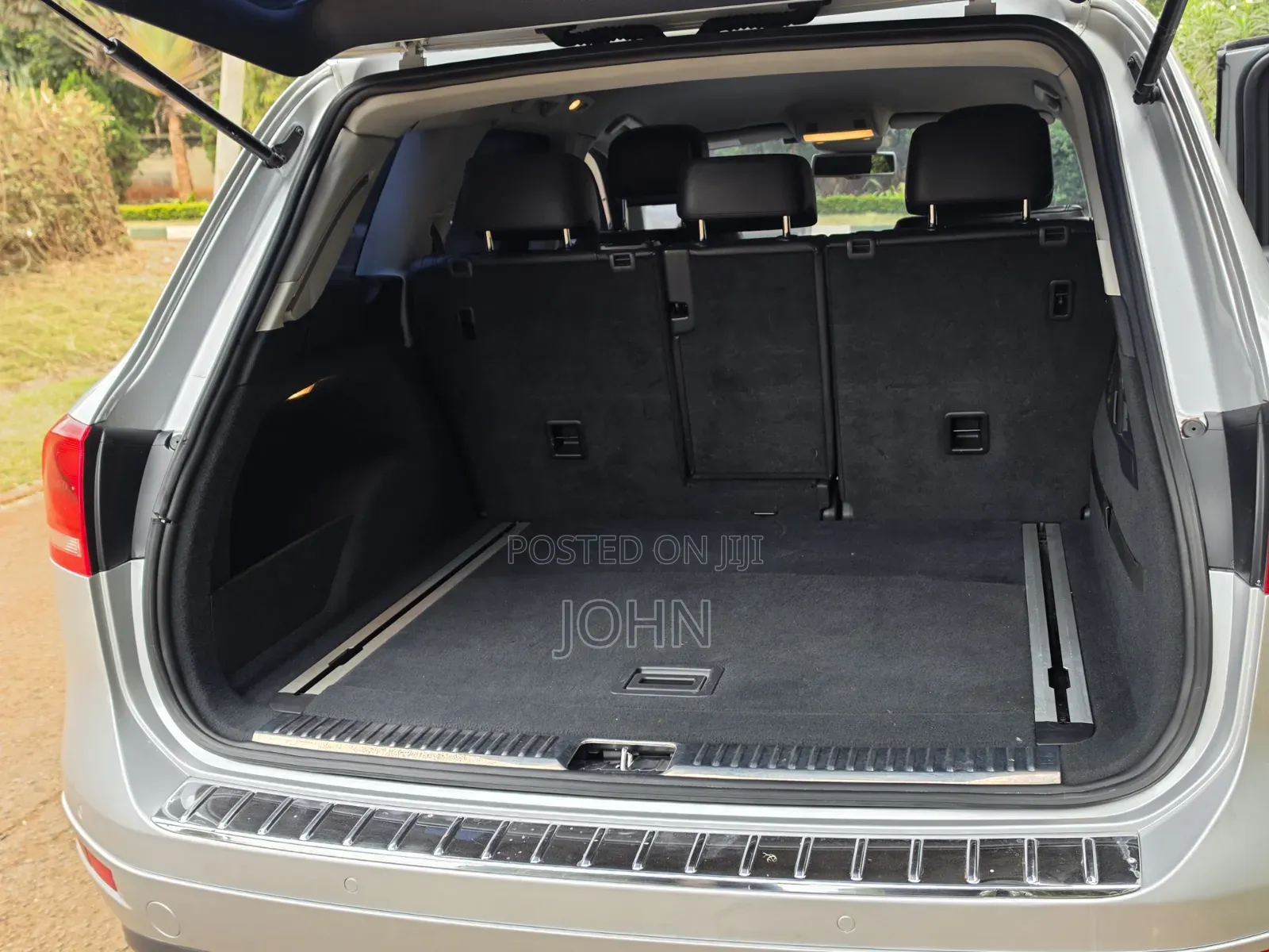 Volkswagen Touareg 2011 Silver