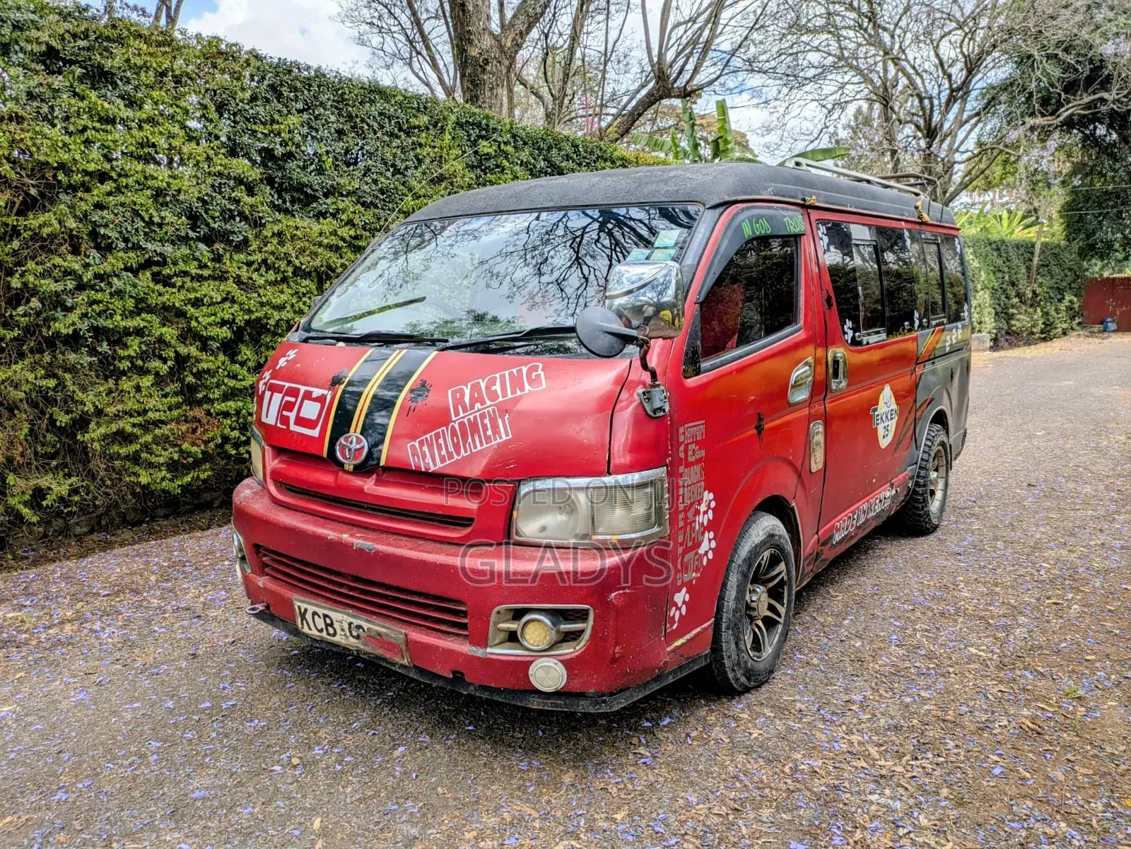 Toyota HiAce 2007 Red