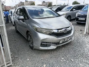 Honda Fit Shuttle 2016 Silver