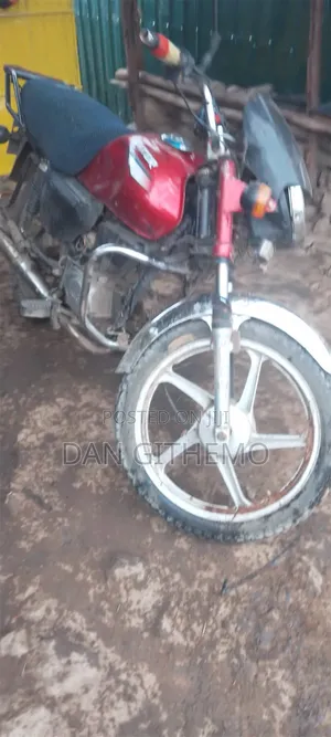 Bajaj Boxer 150 UG 2022 Red