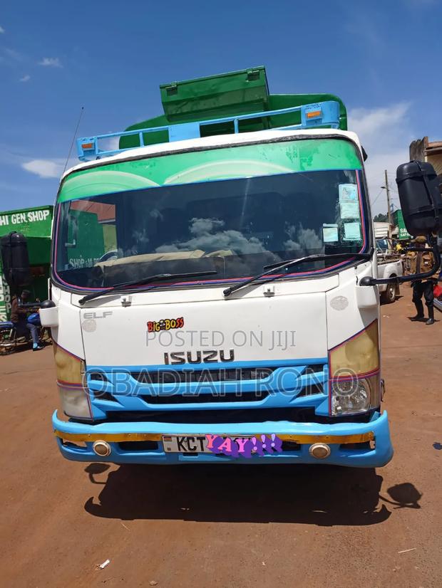 Isuzu ElF. - main view