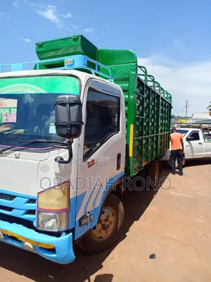Isuzu ElF.