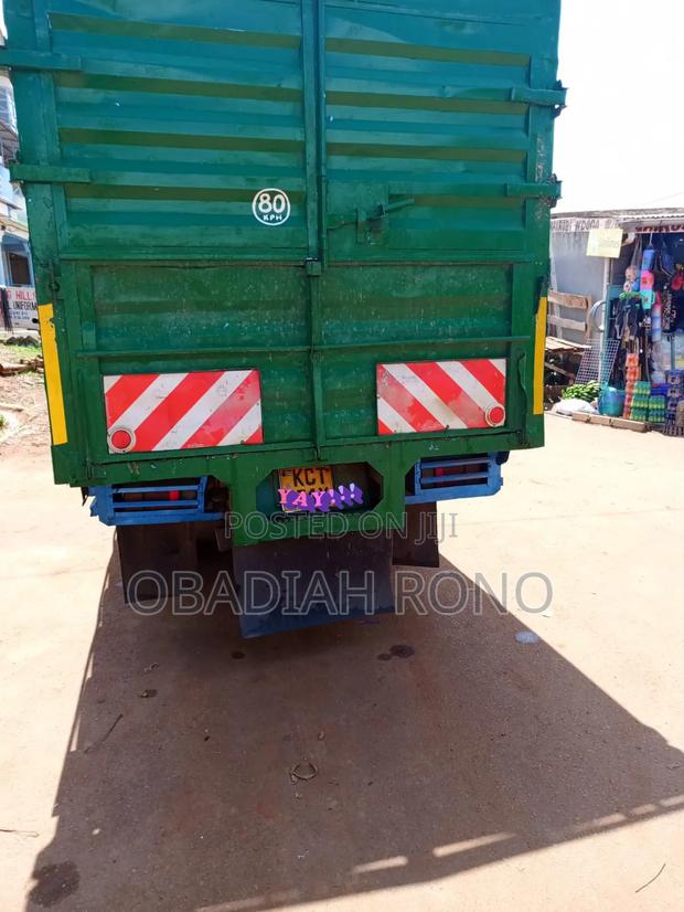 Isuzu ElF. - thumbnail 3
