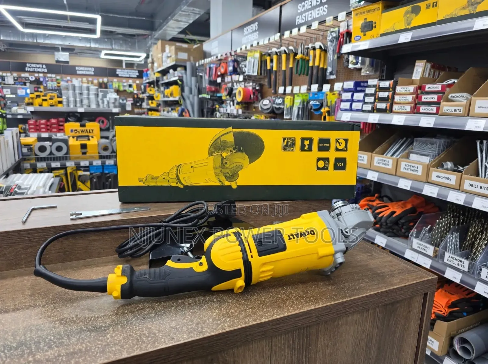 DeWalt 9-Inch 2800w (230mm) Heavy-Duty Corded Angle Grinder