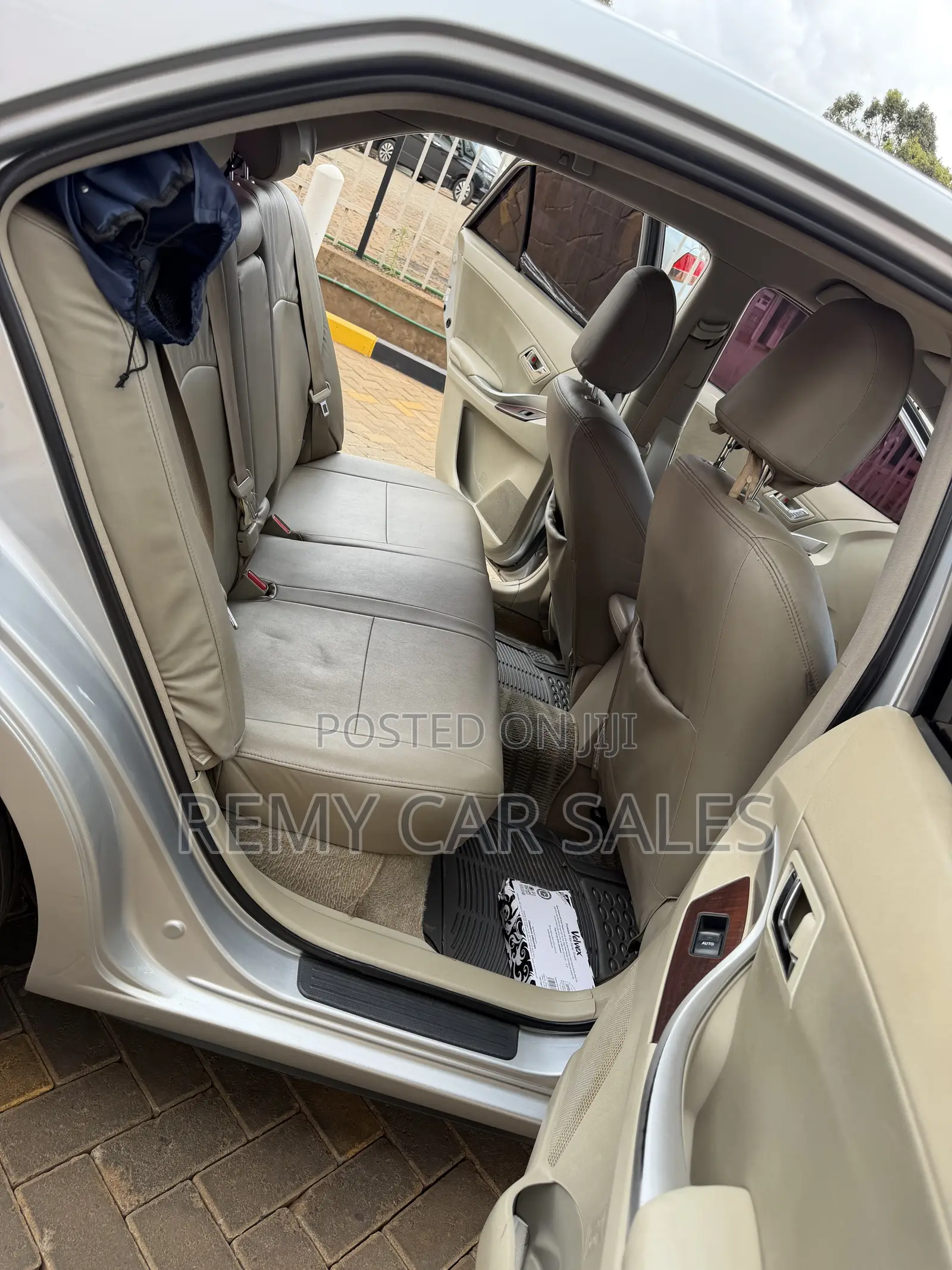 Toyota Allion 2010 Silver