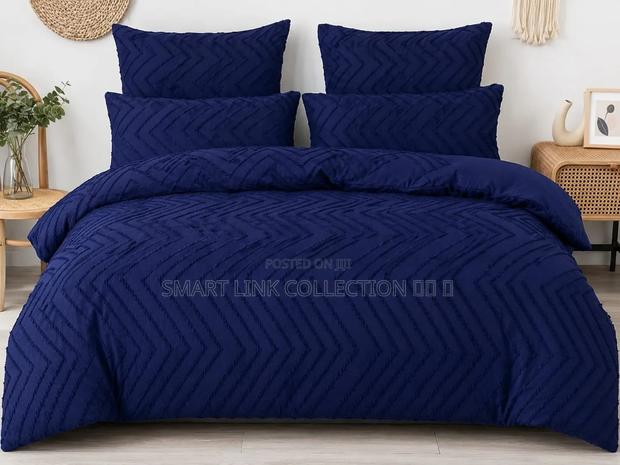 Tufted Duvet Cover Set - thumbnail 2