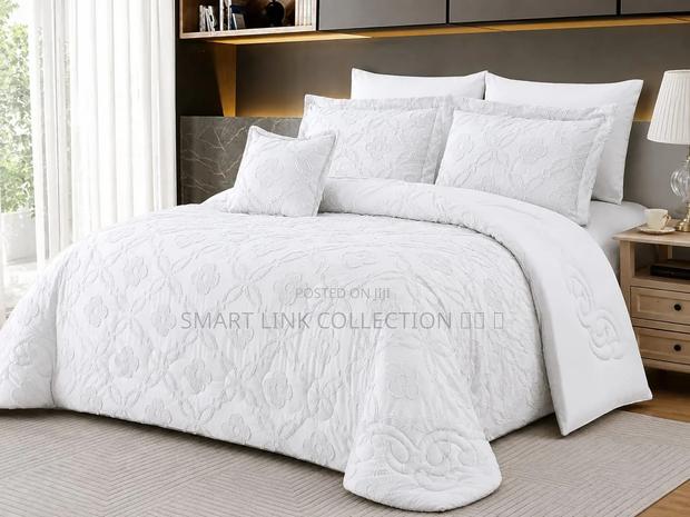 Tufted Duvet Cover Set - thumbnail 3