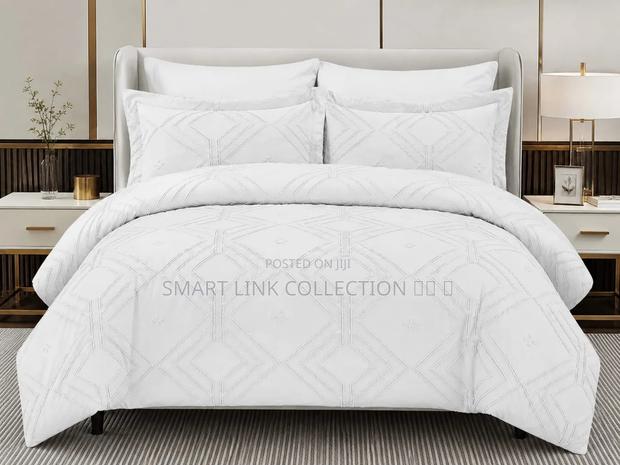 Tufted Duvet Cover Set - thumbnail 9