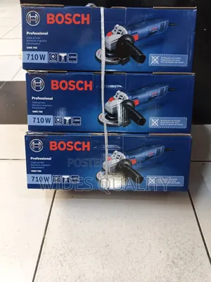 Bosch GWS 700 Professional Angle Grinder (710W).