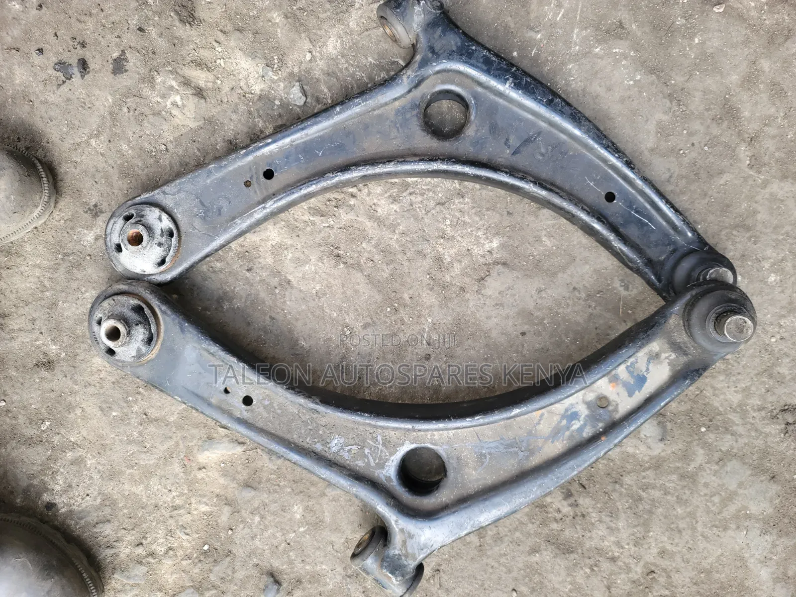 Mitsubishi Outlander Lower Arm Control