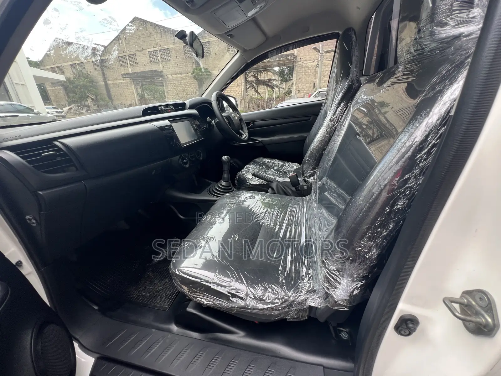 Toyota Hilux 2020 White