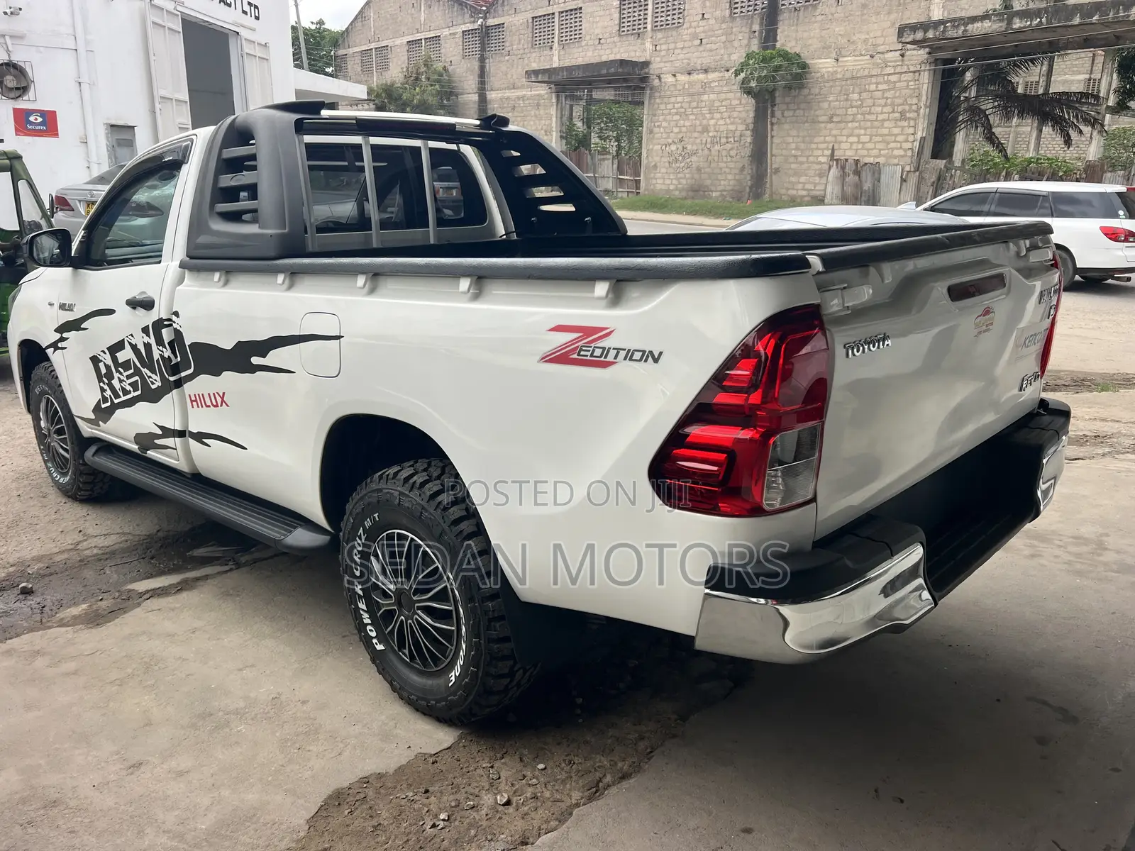 Toyota Hilux 2020 White