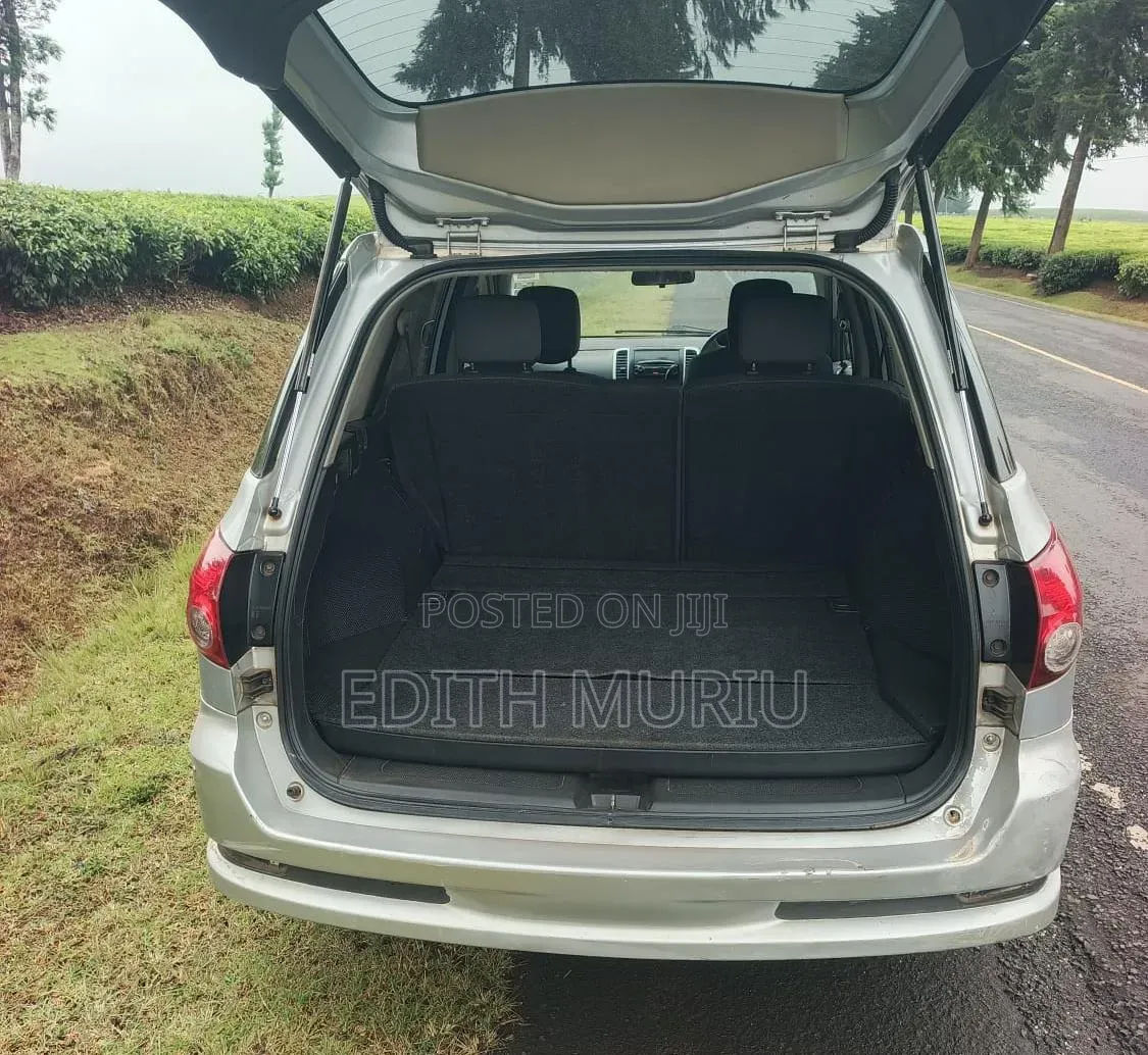 Nissan Wingroad 2011 Silver