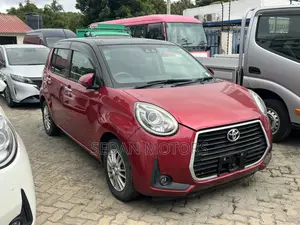 Toyota Passo 2020 Maroon