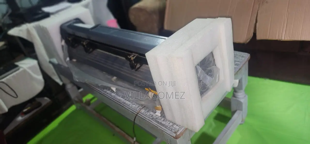K-870t Vinyl Cutting Plotter.