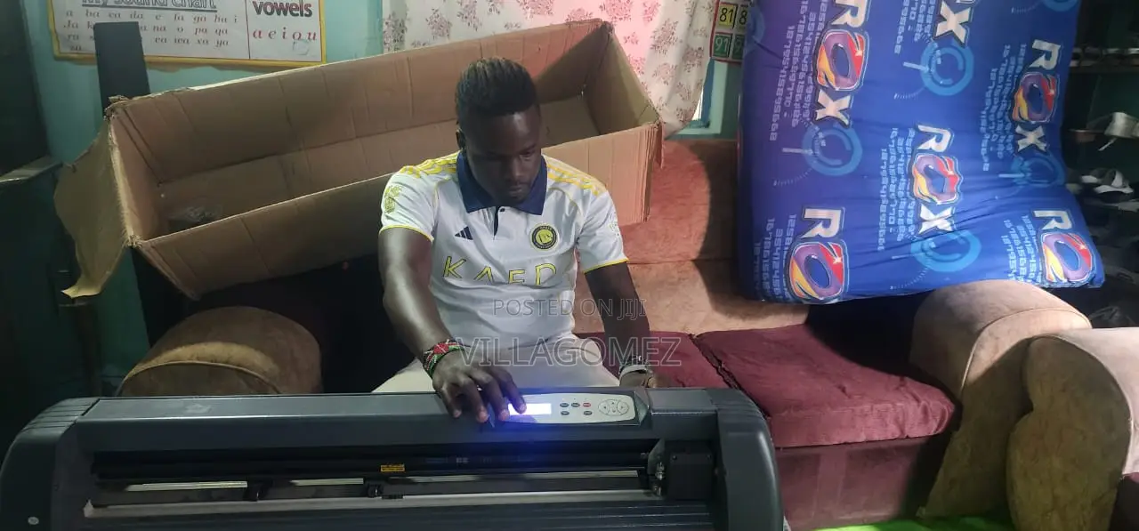 K-870t Vinyl Cutting Plotter.