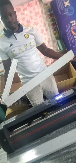 K-870t Vinyl Cutting Plotter.