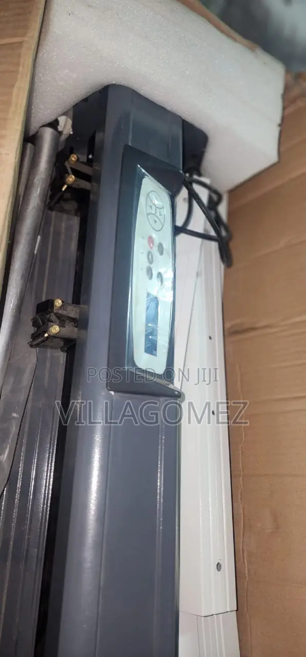 K-870t Vinyl Cutting Plotter.