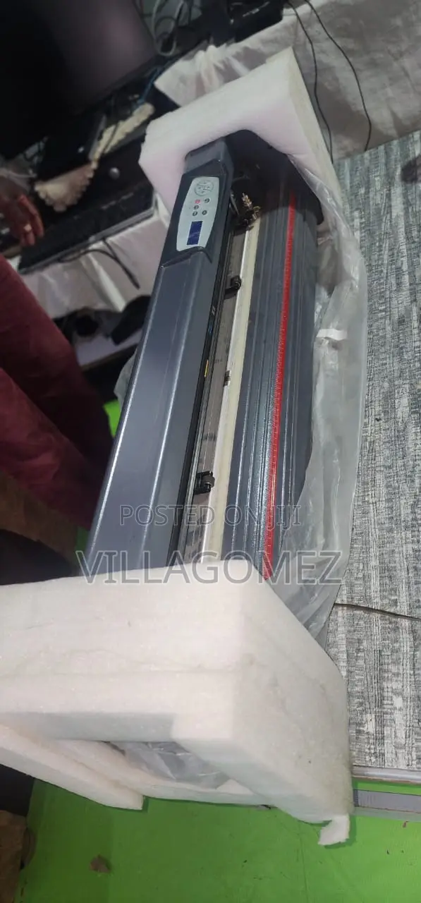 K-870t Vinyl Cutting Plotter.
