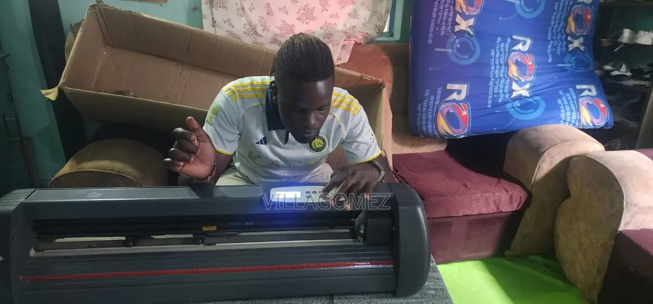 K-870t Vinyl Cutting Plotter.