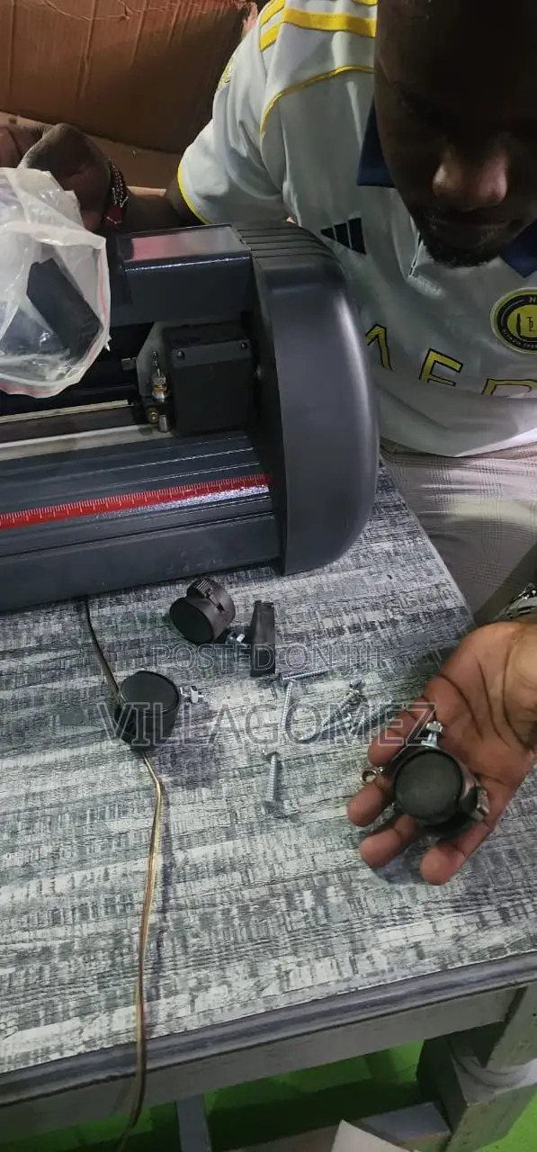 K-870t Vinyl Cutting Plotter.