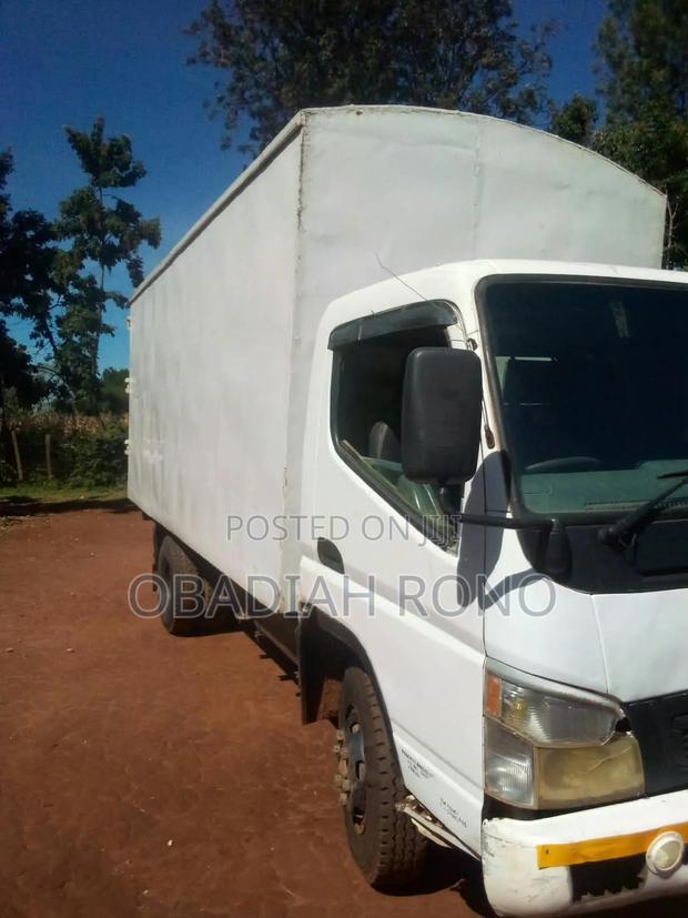 Mitsubishi Canter 2010 White - thumbnail 2